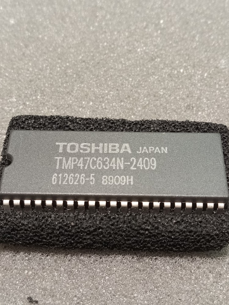 TMP47C634N-2409 4-Bit-CMOS Microcontroller by Toshiba