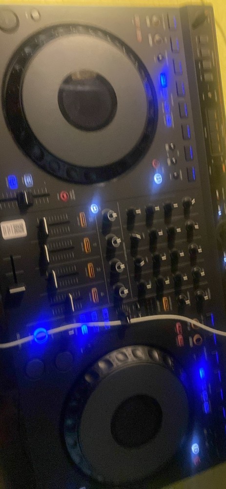 AlphaTheta DDJ-GRV6 DJ Controller