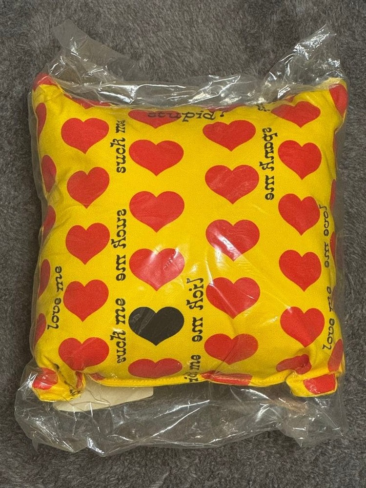 [unopened] hide yellow heart cushion LEMONe lemonade