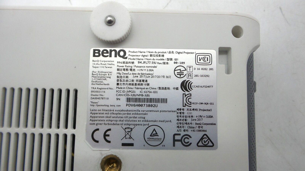 BenQ GS1 Portable Projector With Extra Accessories & Case - TESTED & WORKING