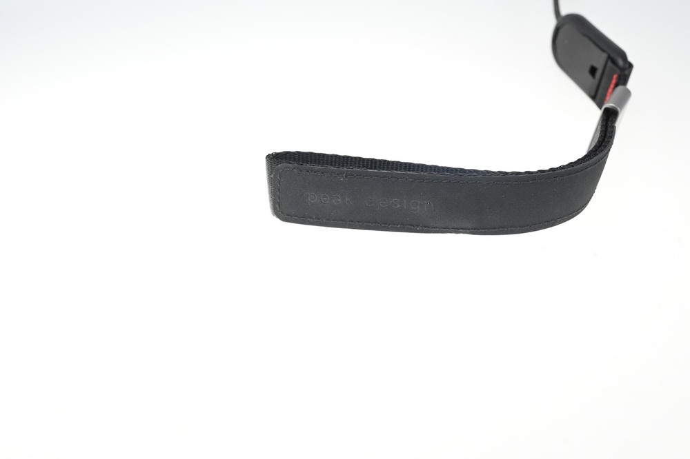 Peak Design Wrist Cuff Strap Black Red #G324