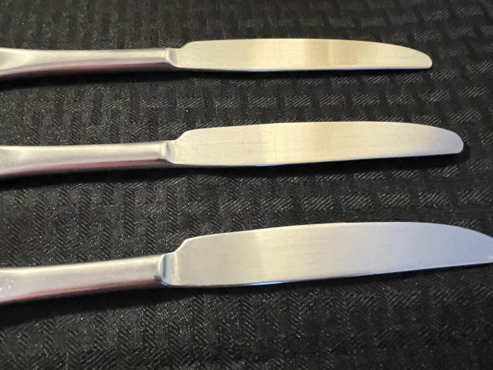3 Oneida SATIN VOSS French Solid Dinner Knives 9.5”