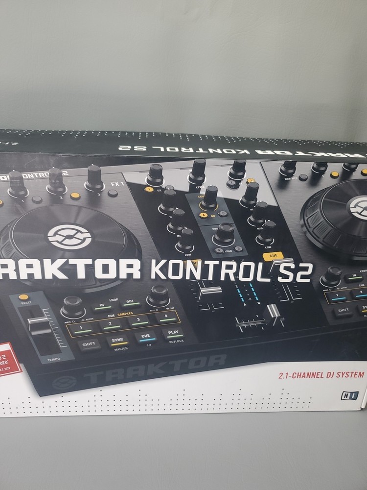Native Instruments TRAKTOR KONTROL S2 DJ Controller