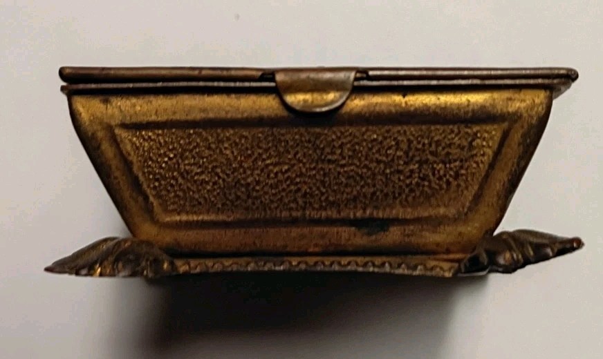 Antique W. Avery & Son Redditch Queens Footstool Needle Case