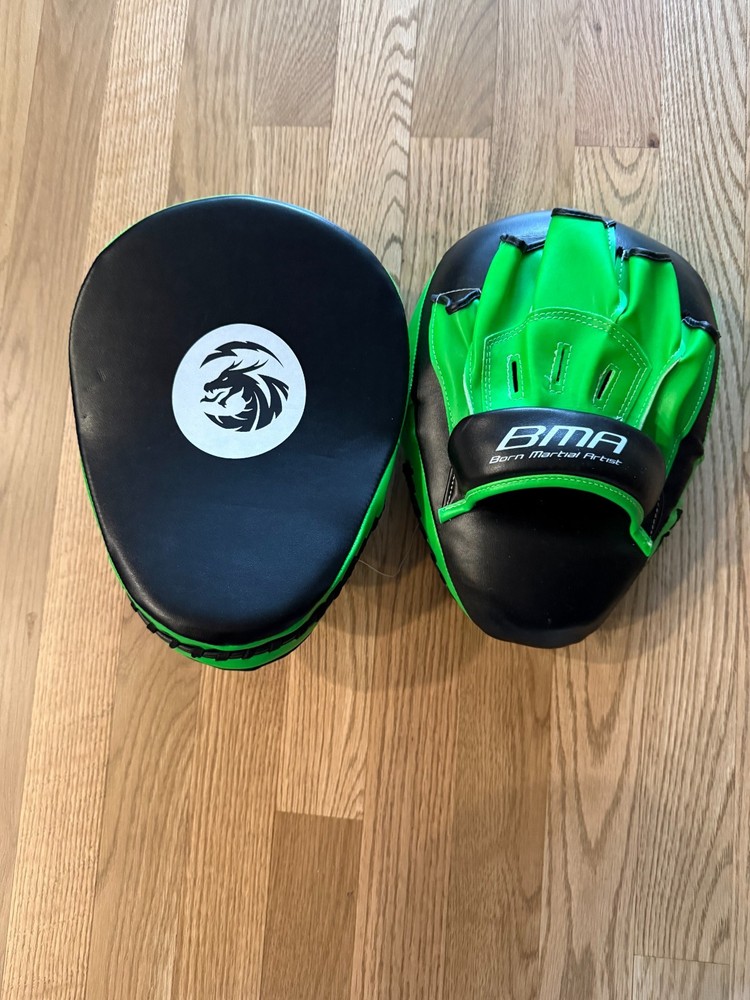 BMA Curved Focus Mitts & White Shin Guards