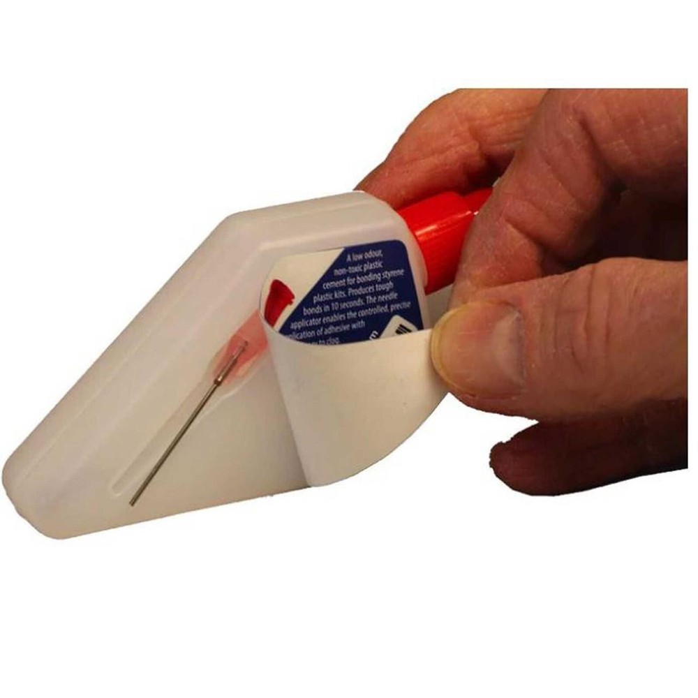 DELUXE Precision Plastic Glue .88oz # DLMAD92