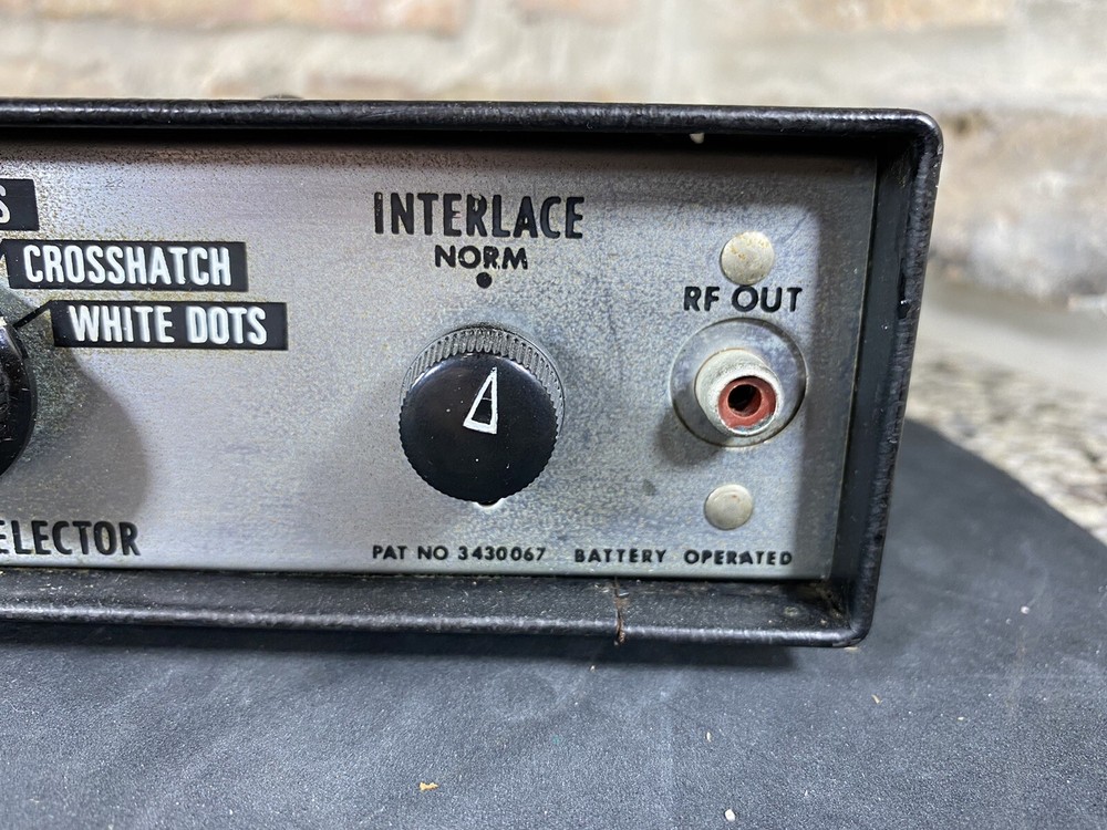 Sencore Model CG19 Caddy Bar Generator Pattern Selector Color Output No. 764577