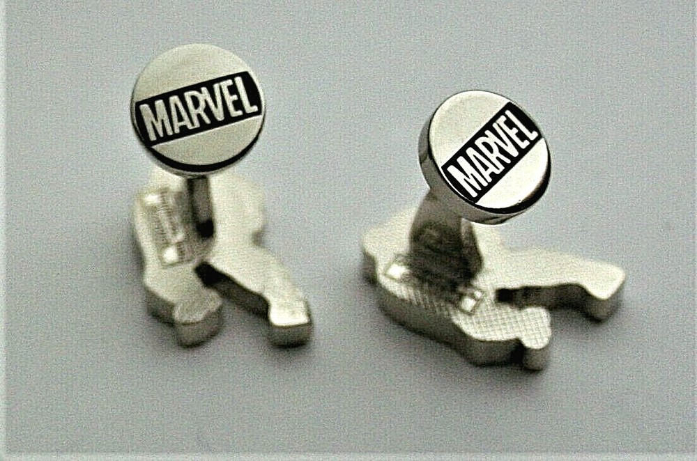 Marvel Comics Classic Iron Man Standing Cufflinks New Gift Box