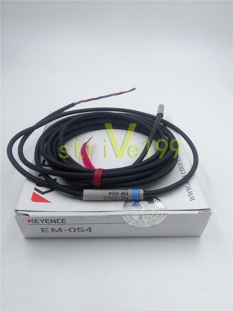 ONE Keyence EM-054 EM054 Proximity sensor