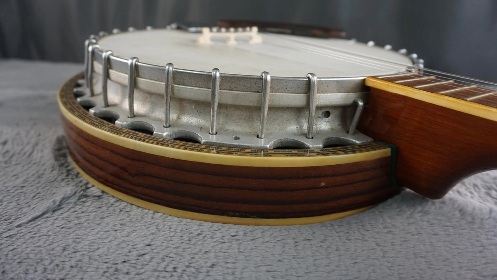 Pirles 5-String Closed Back Banjo w/ Hard Case