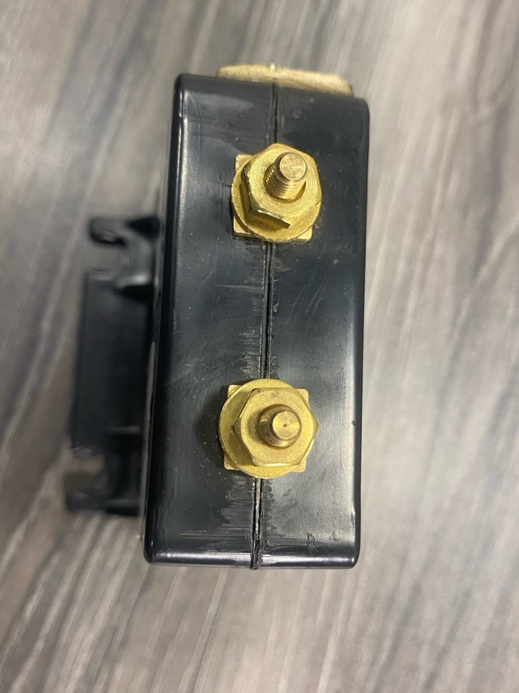TYCO / Crompton Instruments 2SFT-101 RATIO 100:5 2.0VA Current Transformer