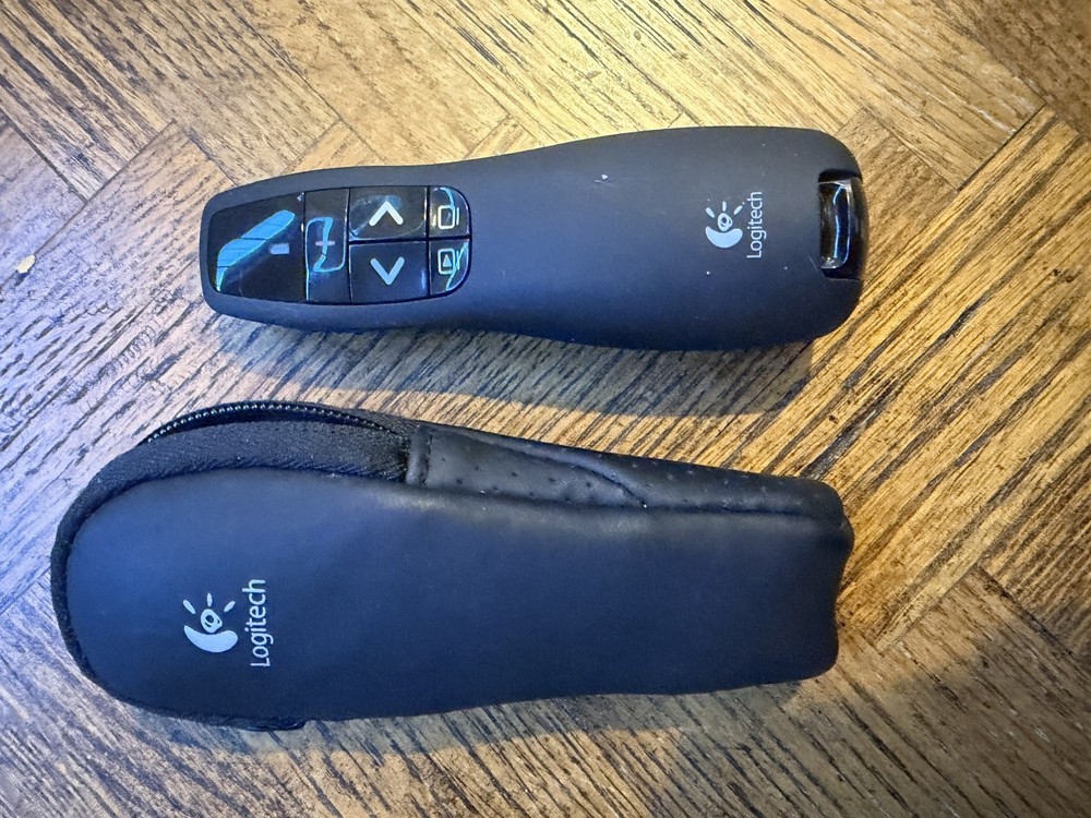 Logitech R400 Laser Presentation Remote - Black