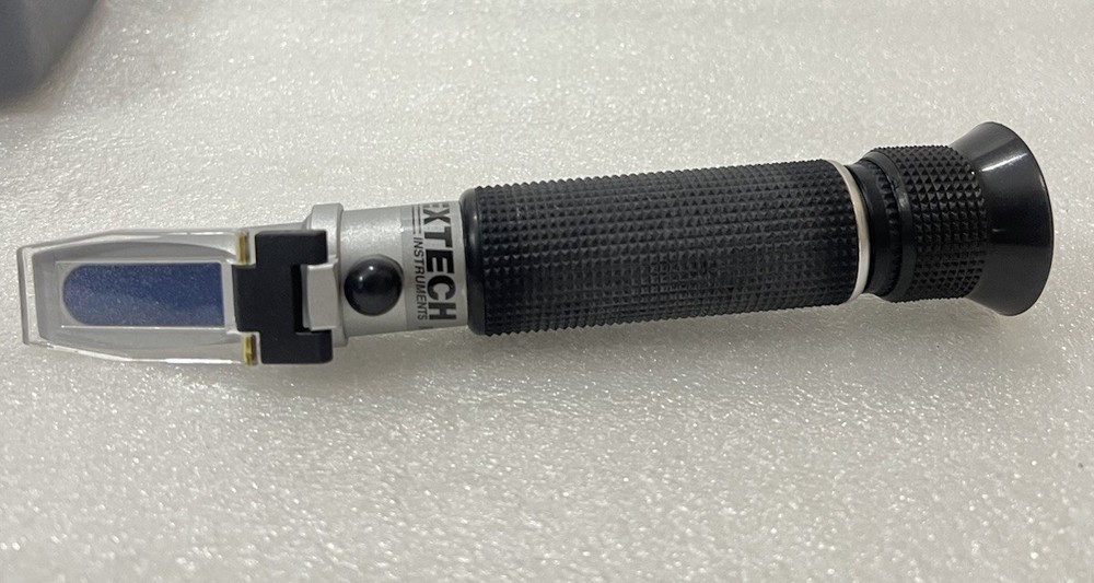 EXTECH PORTABLE REFRACTOMETER MODEL RF12