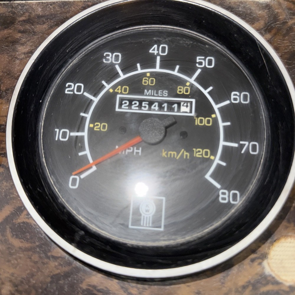 KENWORTH INSTRUMENT PANEL S64-1065- 7