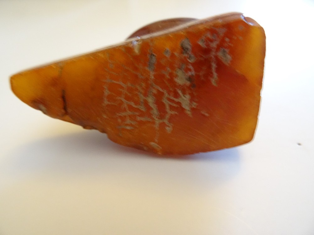 VINTAGE TINY BUTTERSCOTCH BAKELITE NAUTICAL SAILBOAT
