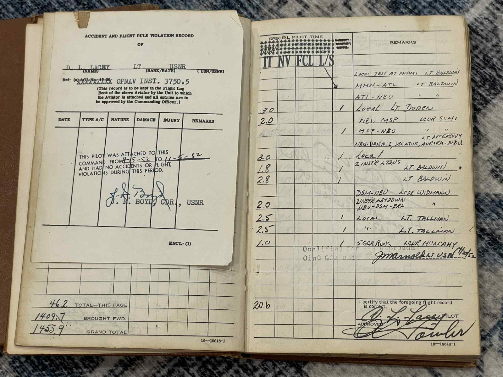 BIG GROUPING to a WW2 WWII USN US Navy Pilot - Donald R. Lacey Books & Documents