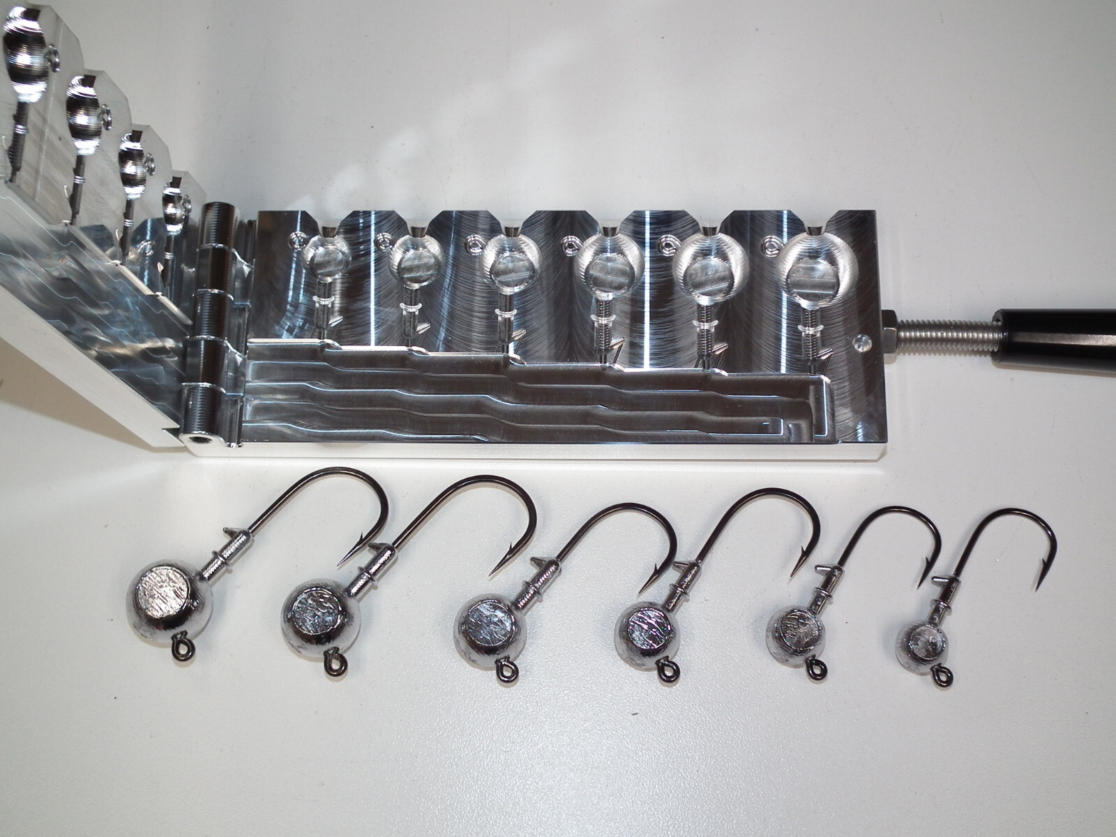 Saltwater Cbal Barbed / Tie Jig mold Big eyes 1/2-3oz 32824 Flounder Fluke USA