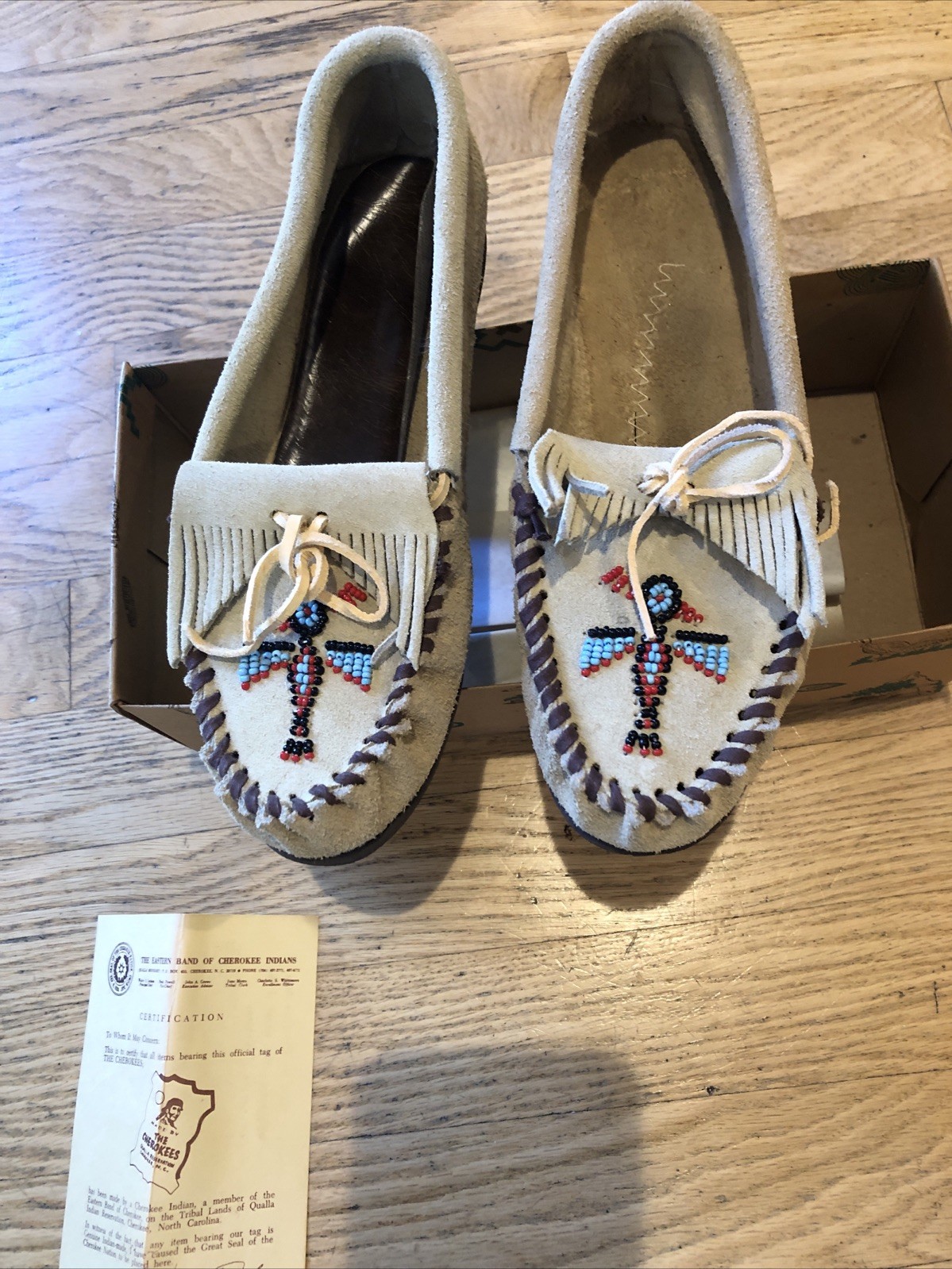 Vintage Genuine Indian The Cherokees Moccasins Size F 7 Natural NEW Q