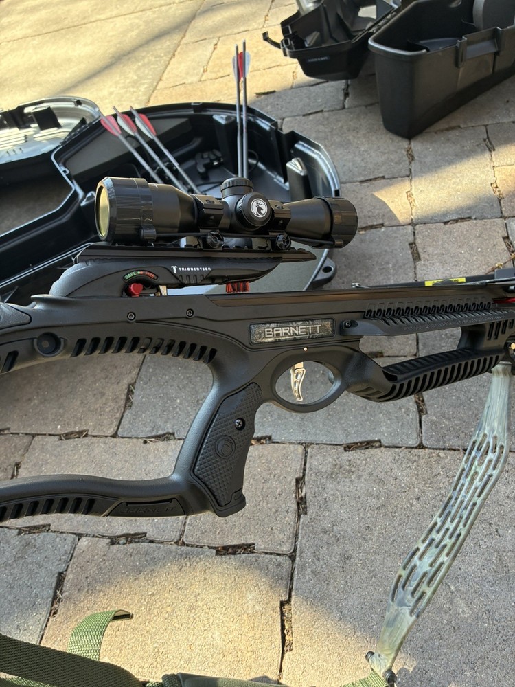 Barnett Whitetail Hunter Pro FX Crossbow W/Case
