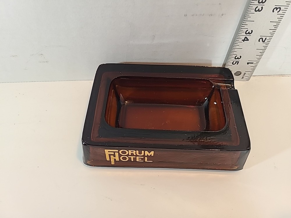 RARE Forum hotel, amberglass ashtray rectangle