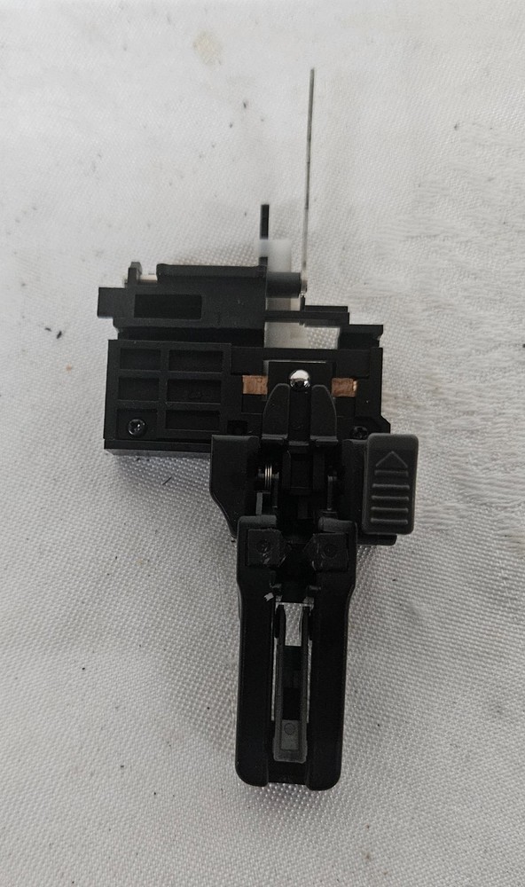 TECHNICS SL-MC700 CD Player Disc EJECTOR Assembly