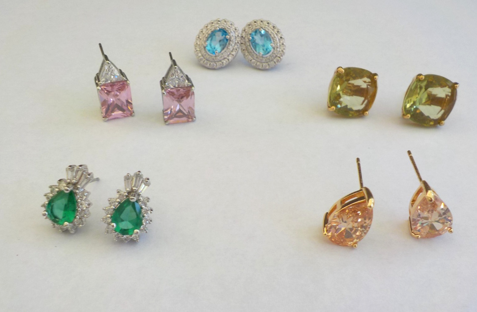 Earrings Pierced Post 5 Pair Glass Plastic Blue Green Pink Peach Sparkle Prong