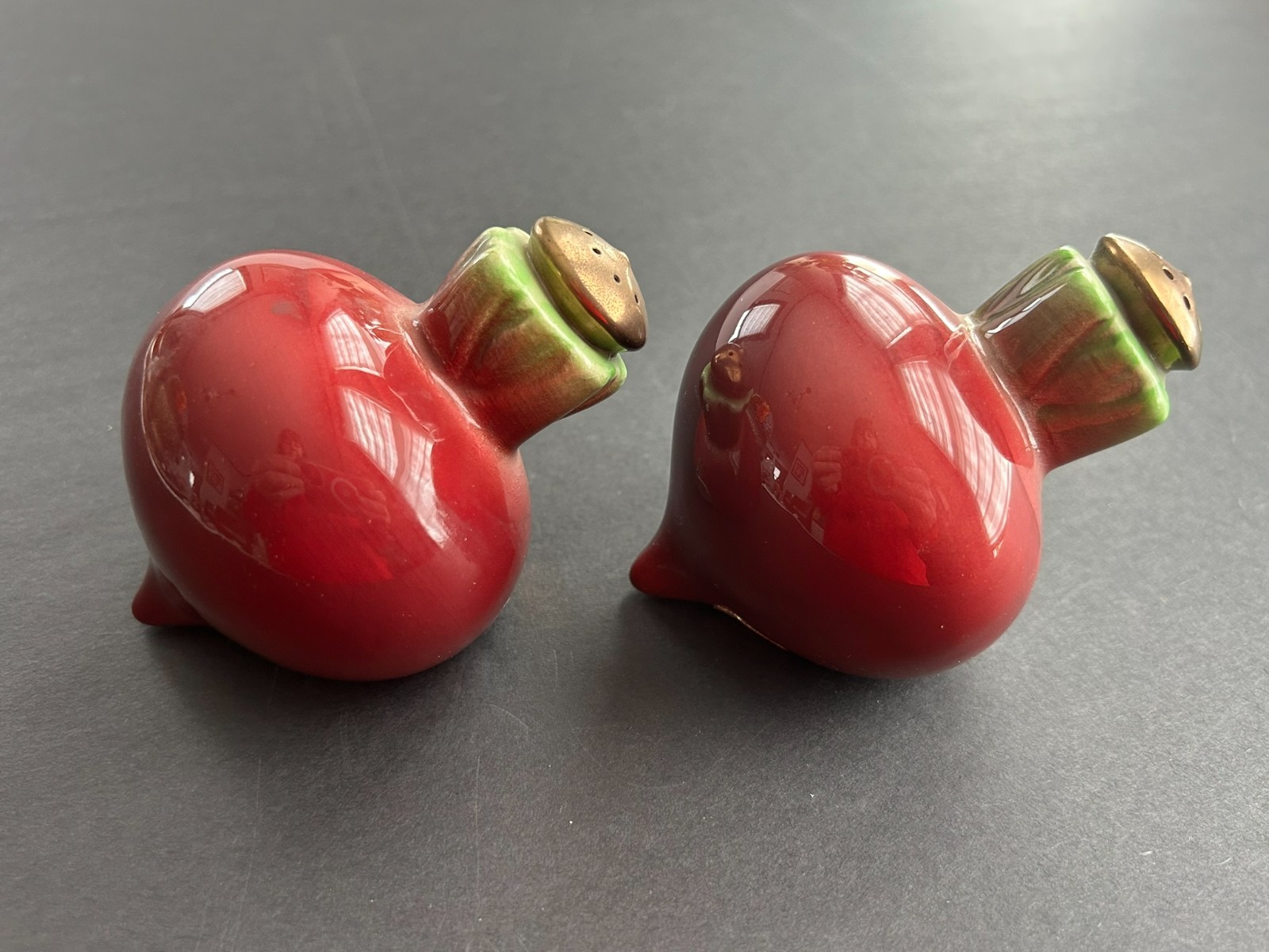 Vintage Enesco Ceramic Salt & Pepper Shakers Red/Pink Beets 2.25" x 4"