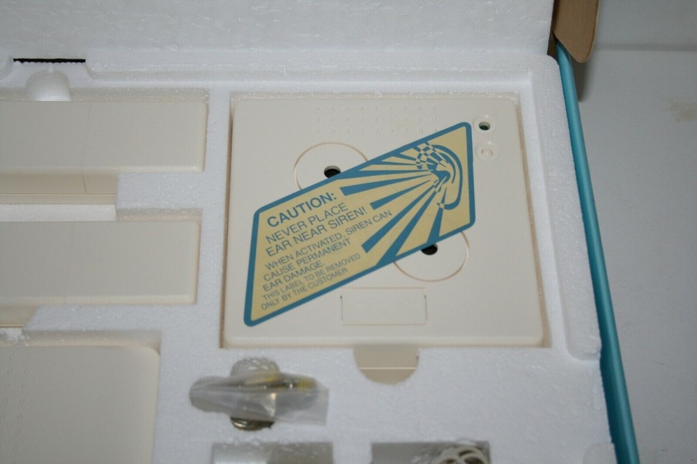 Amway Amgard Scout Model: E-8079 Complete Set Wireless Security Alarm System