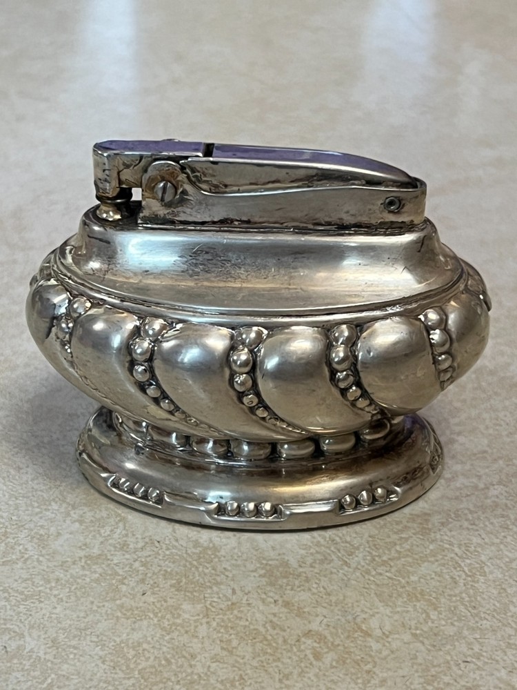 Vintage 1940's Ronson Crown Table Lighter - Silverplated