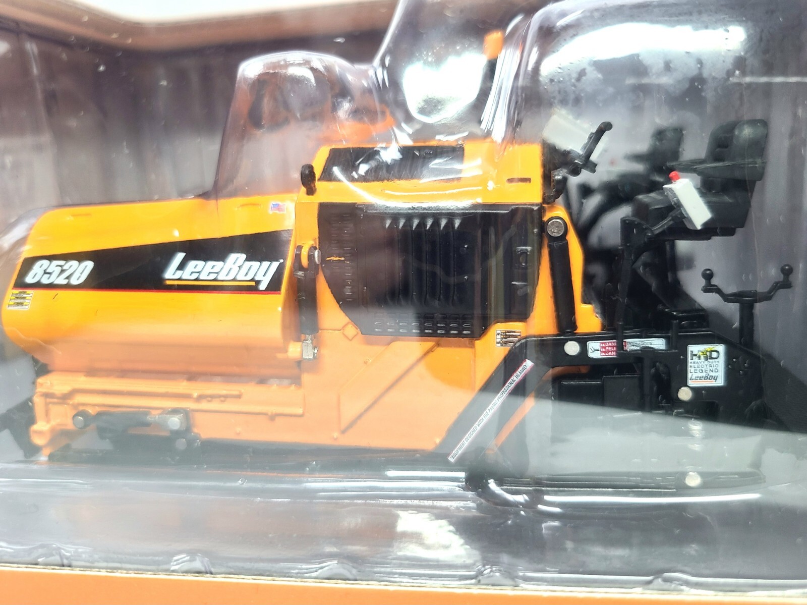 LeeBoy 8520 Asphalt Paver - Diecast Masters 1:32 Scale Diecast Model #41004 New