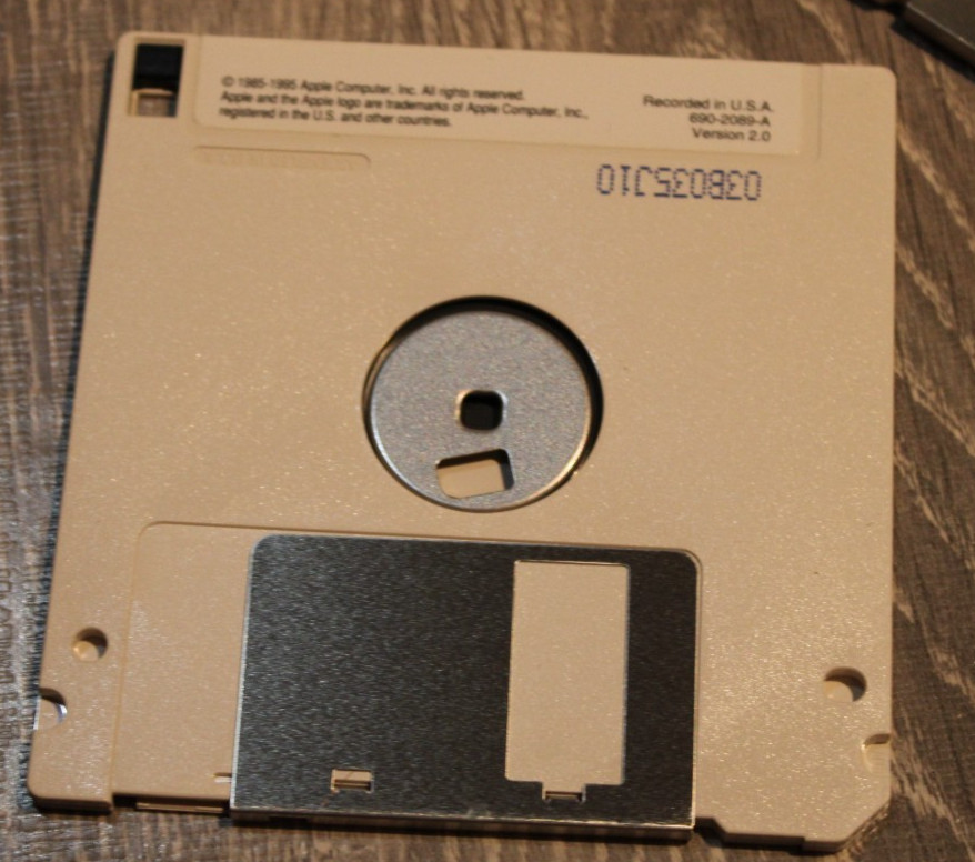 APPLE PRINTER SOFTWARE 1995 SET OF 4 DISCS ( PLUS 2 OTHERS)