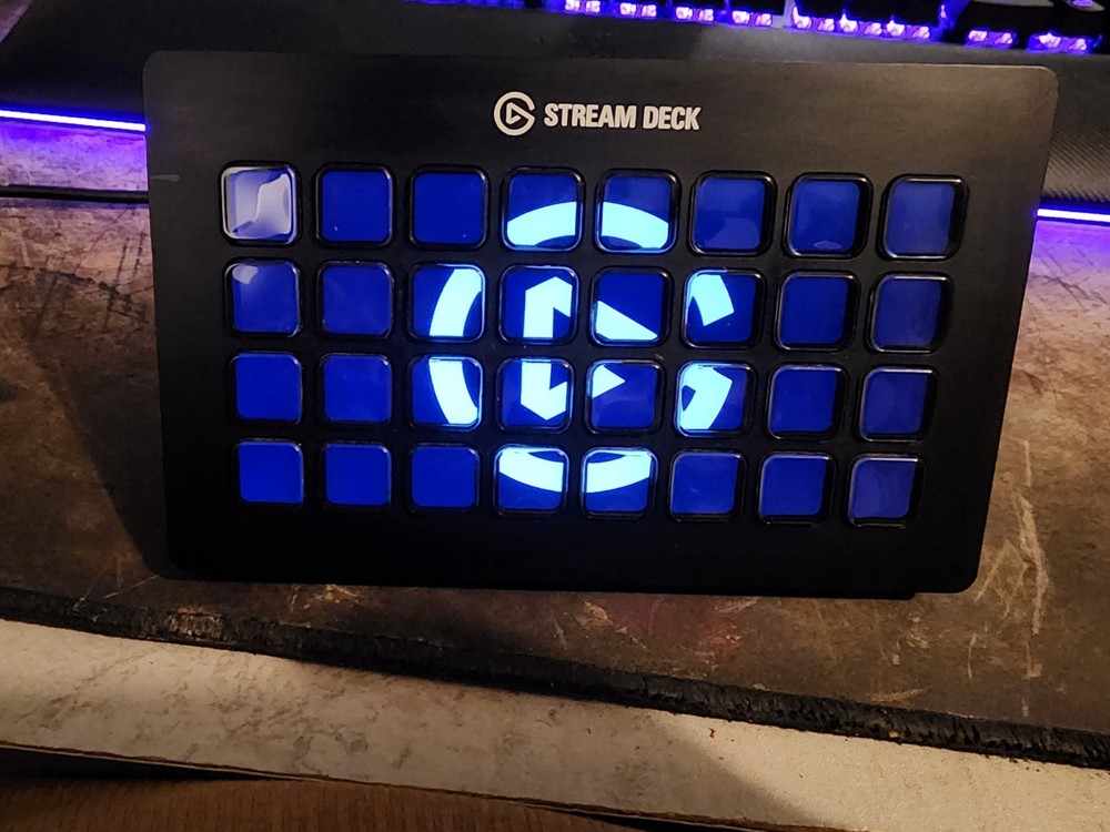 Elgato Stream Deck XL advanced studio controller 32 macro trigger keys