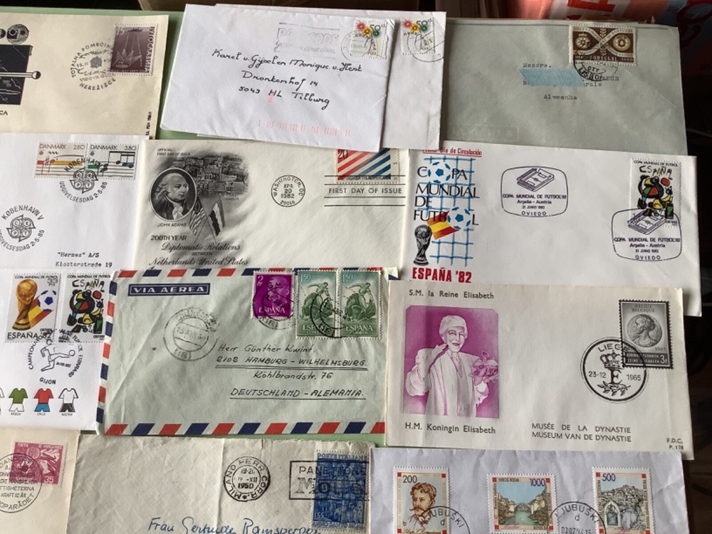 World interesting covers 20 items Ref A1956
