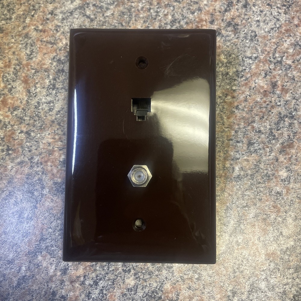 Leviton 40539-CMB Wallplates and Accessories