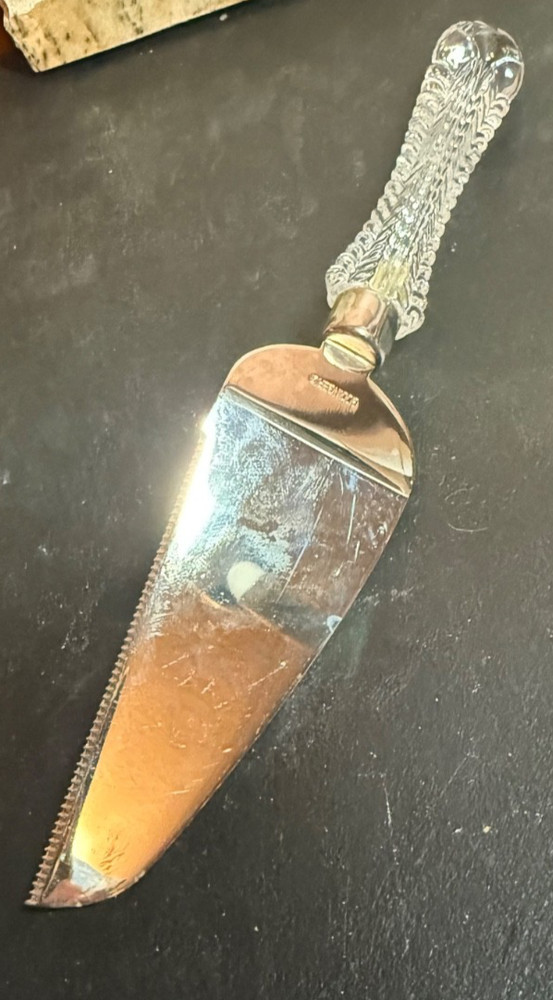 Godinger Cake Cutter/server