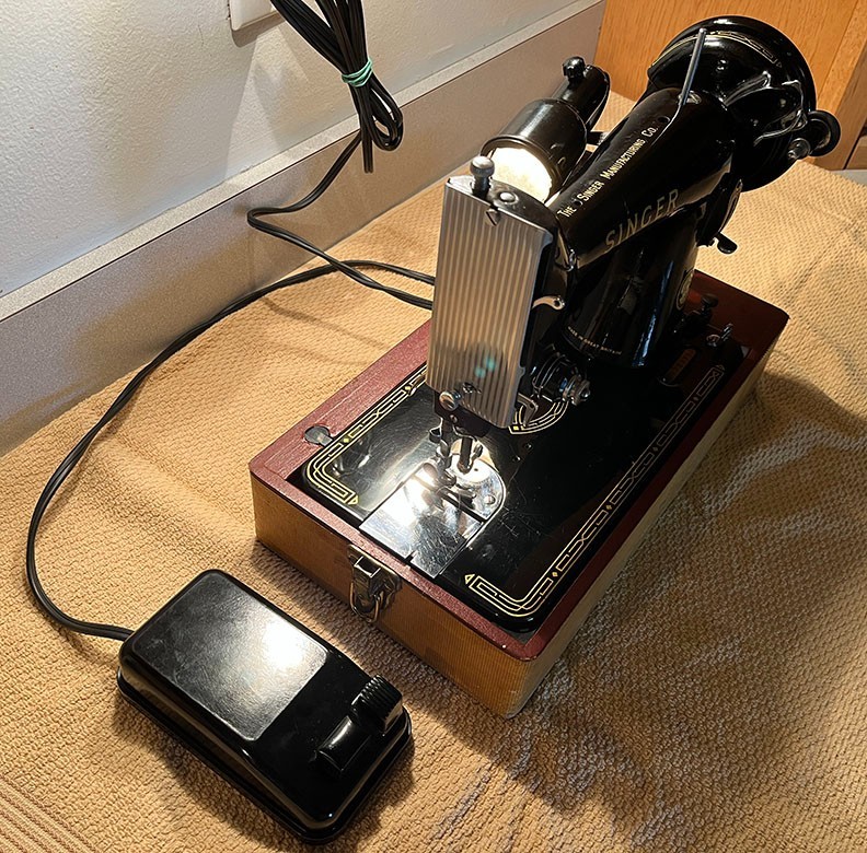 Singer Sewing Machine E99K EK738795