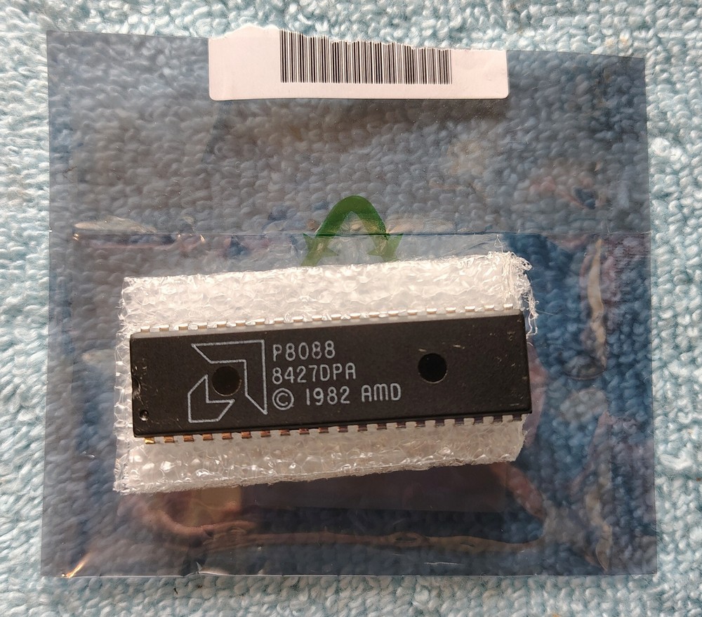 AMD P8088 8427DPA CPU Processor Chip Black 40-pin Plastic DIP Package 1982 M