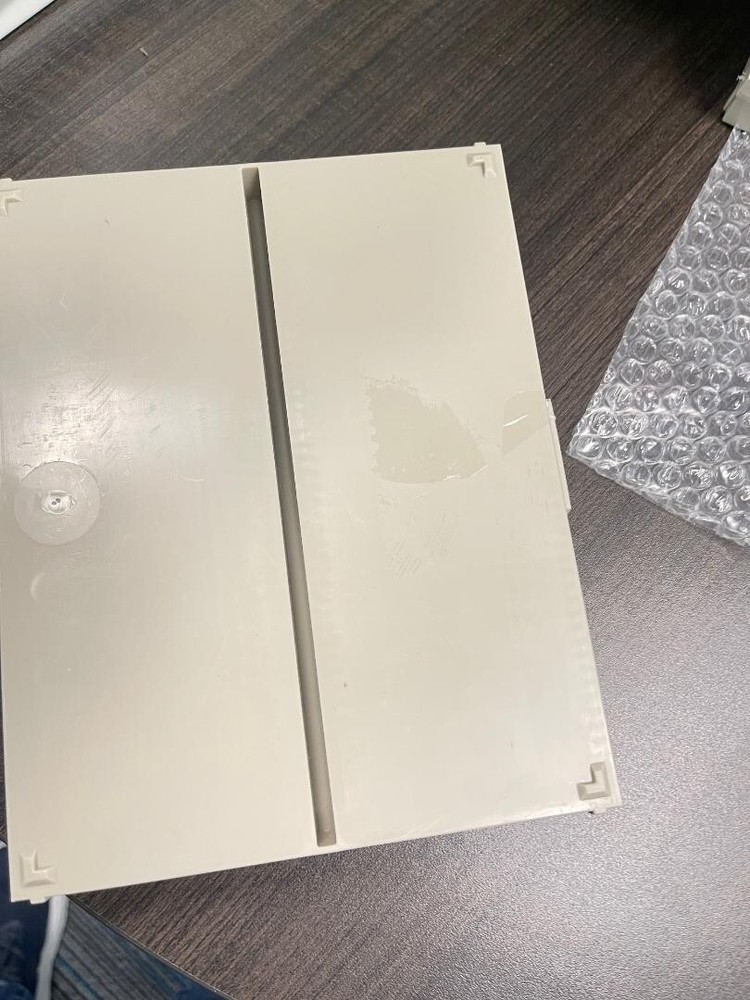 USED MICROSCOPE SLIDE BOX Beige CASE STORAGE HOLDS 100 SLIDES(DR)