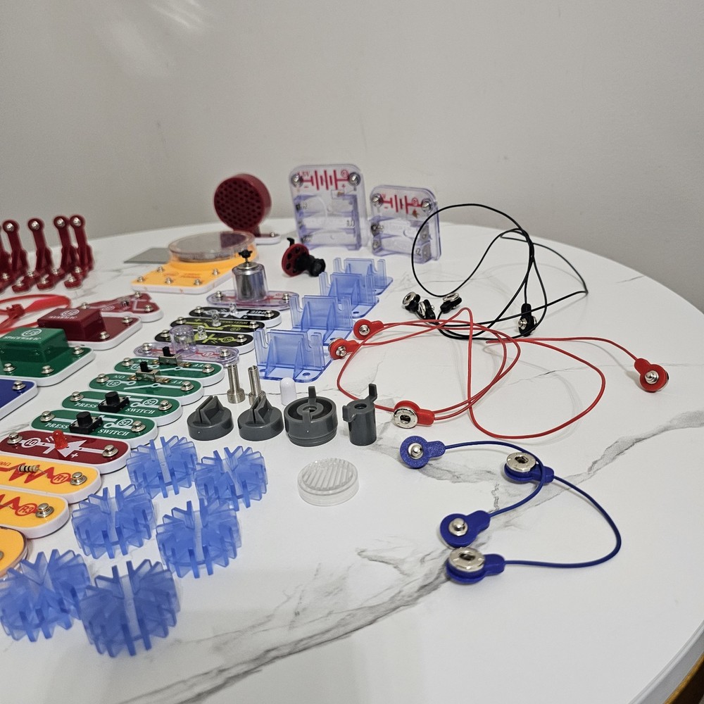 Elenco Snap Circuits Lot