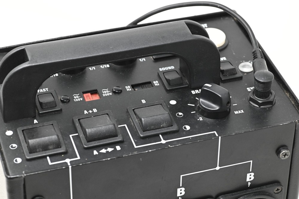 Profoto Acute2R 1200 Generator w/ Sync cable - (#30)