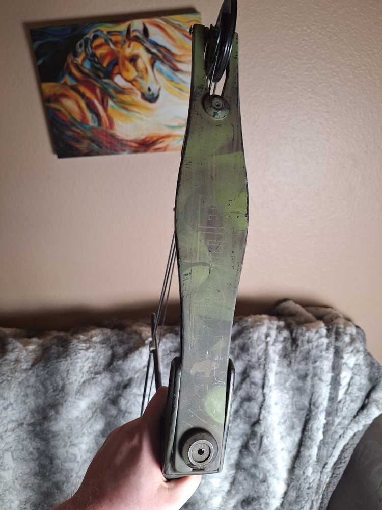 Bear Flare II Compound Bow Camo