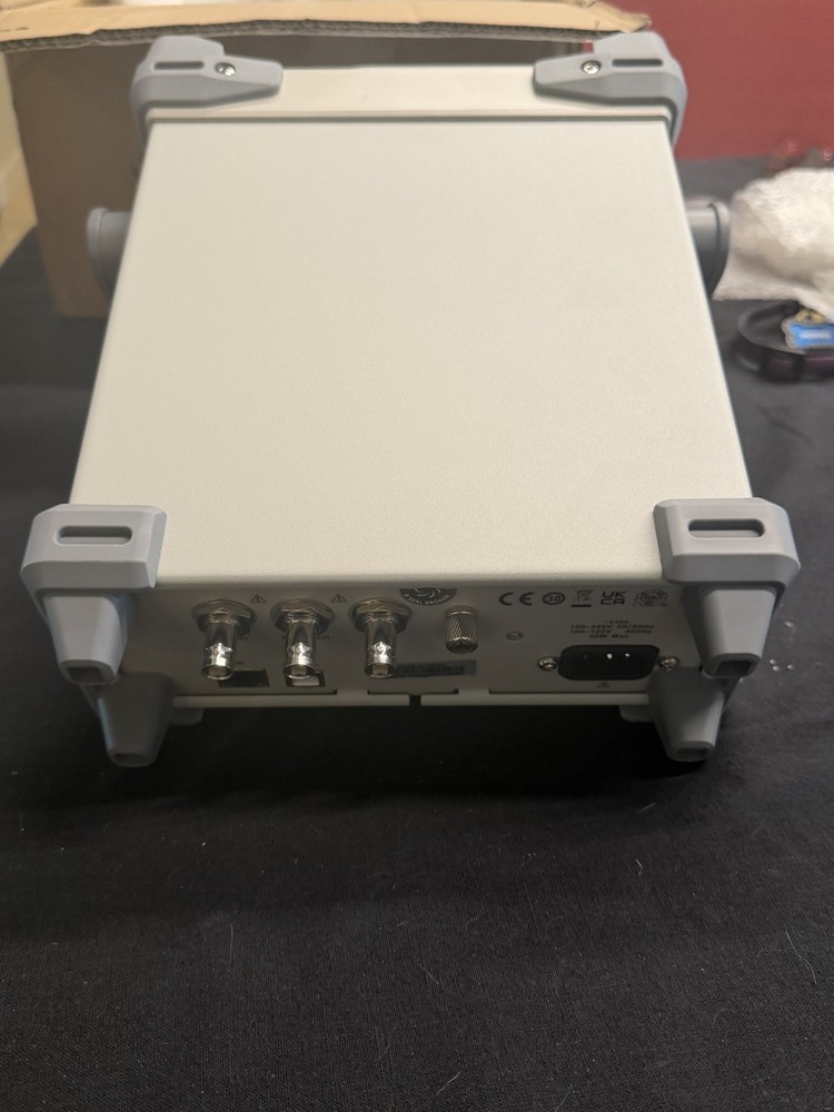 Siglent SDG1032X Arbitrary Waveform Function Generator - NEW condition