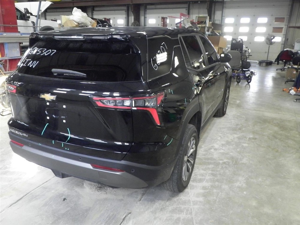 2025 Equinox LT 1.5L Upper Air Shutter