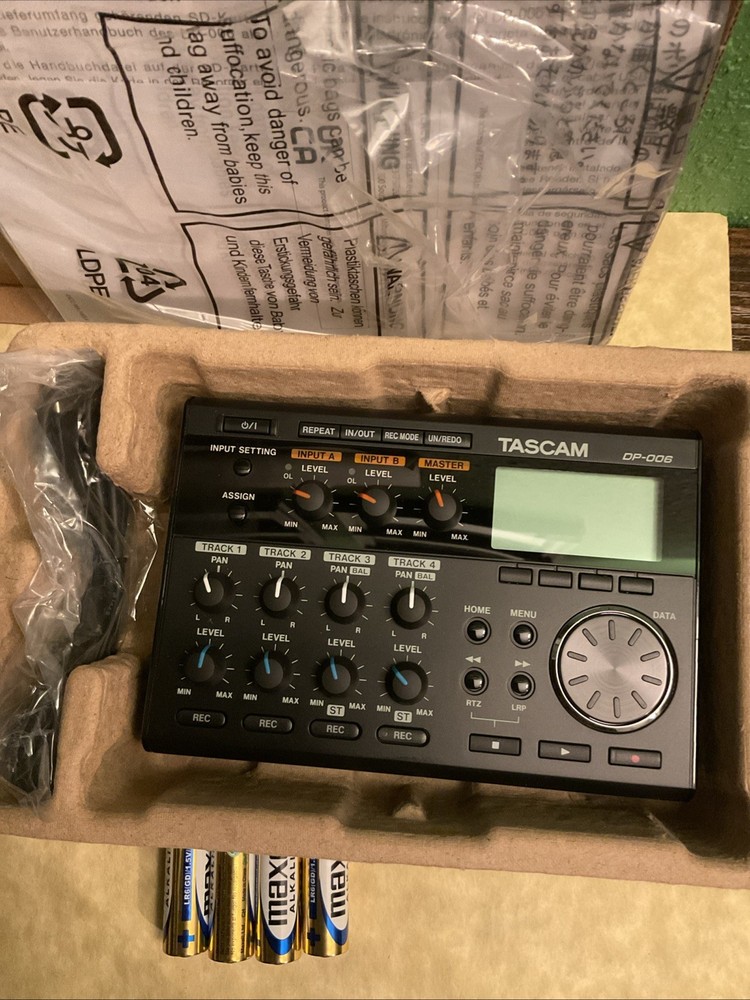 TASCAM DP-006 6 Track Digital Pocketstudio with SD Card