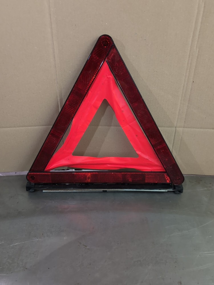 BMW 3 SERIES E92 HAZARD WARNING TRIANGLE 1095535