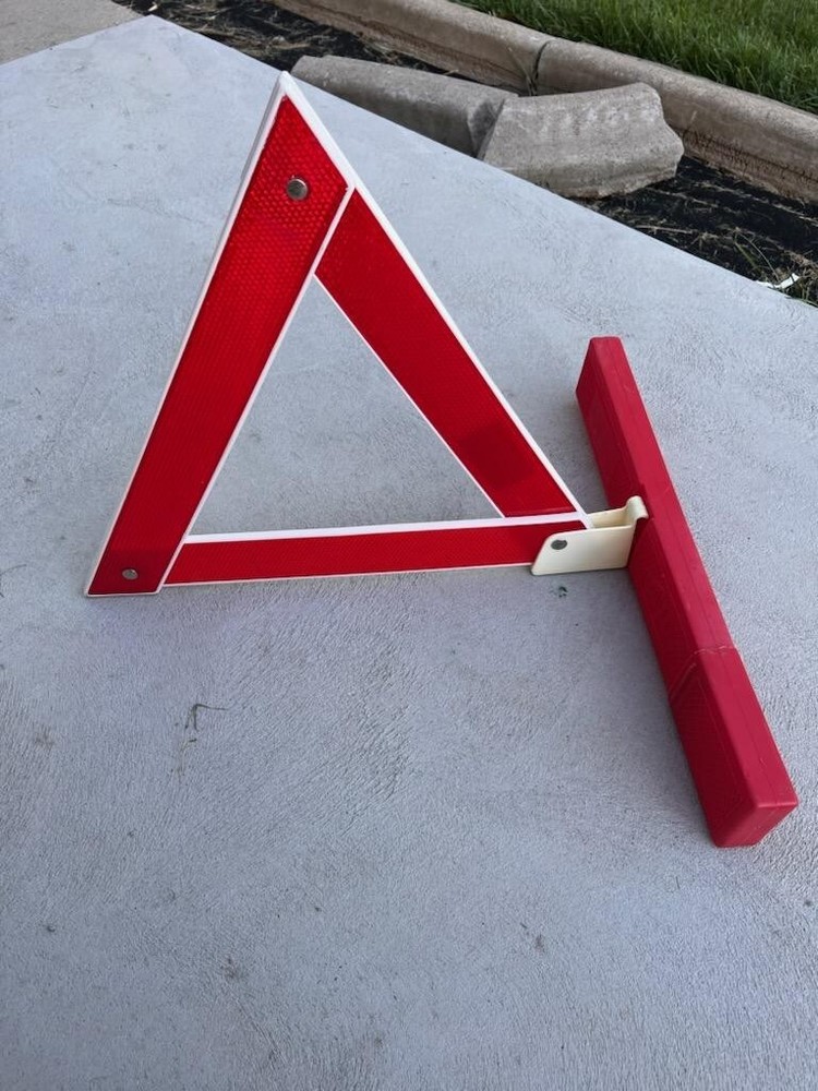 Reflecting Warning Triangle with Case