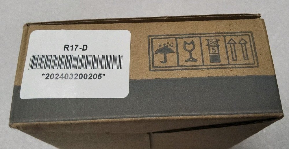 R17-D USB UHF Small Desktop Reader