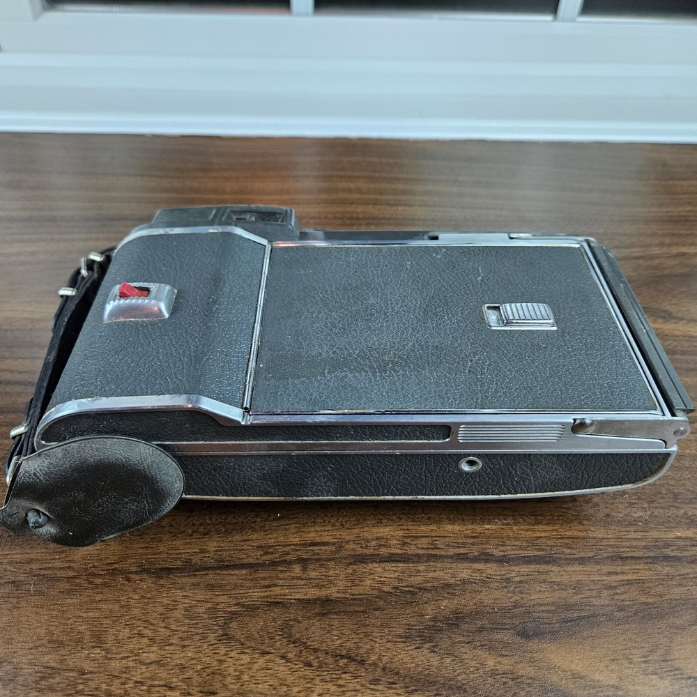 Polaroid Model 160 Land Camera - Untested