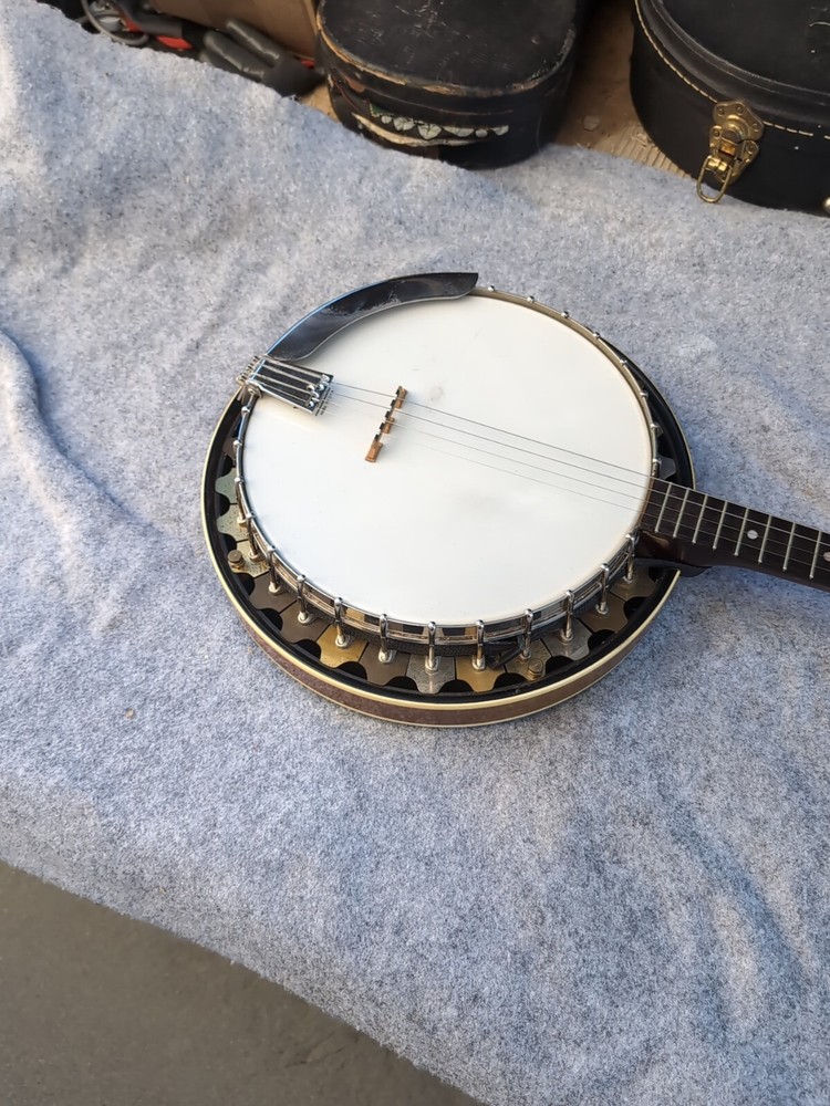 vega banjo 4 string With Case