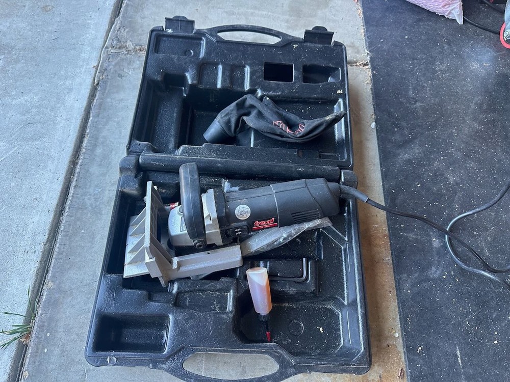 Freud 6.5 Amp 4" Biscuit Joiner JS100A